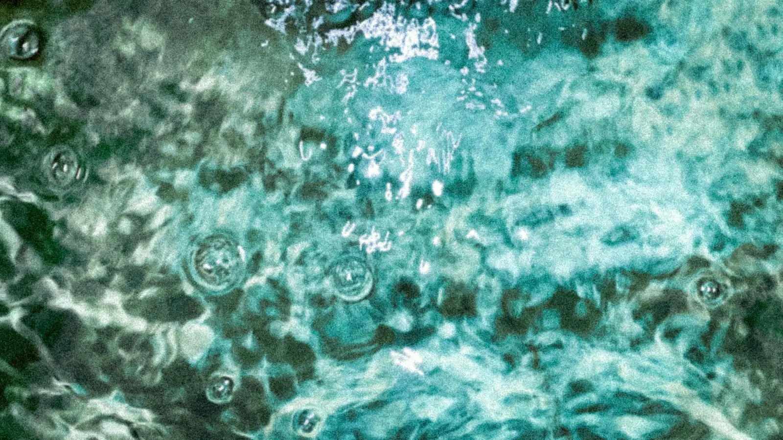 Бурлящая вода джакузи